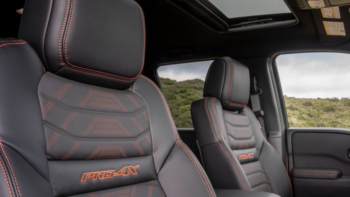 First and second row interior view in the new Nissan Frontier.
