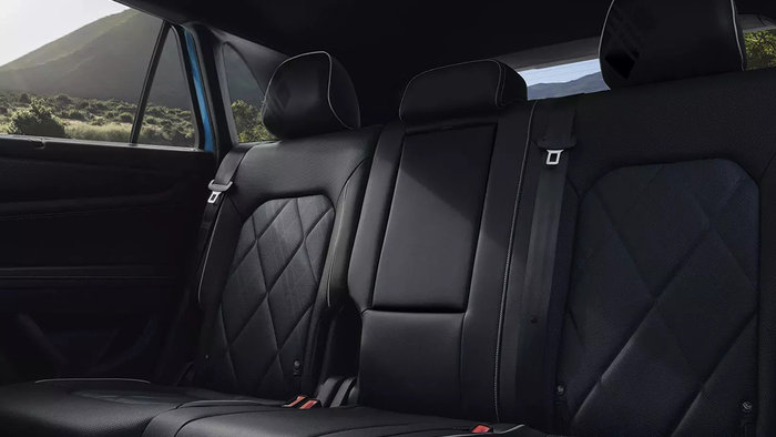 Atlas Cross Sport interior seating