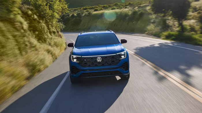 2026 Volkswagen Atlas Cross Sport exterior