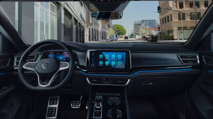 Atlas Cross Sport dashboard
